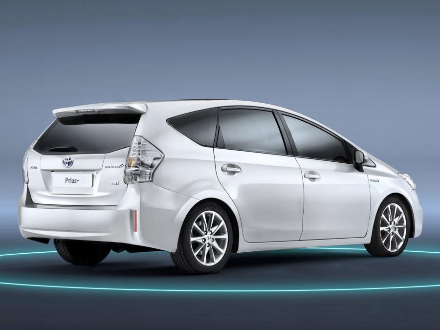  Toyota Prius + 2011 года  (фото 7 из 12)